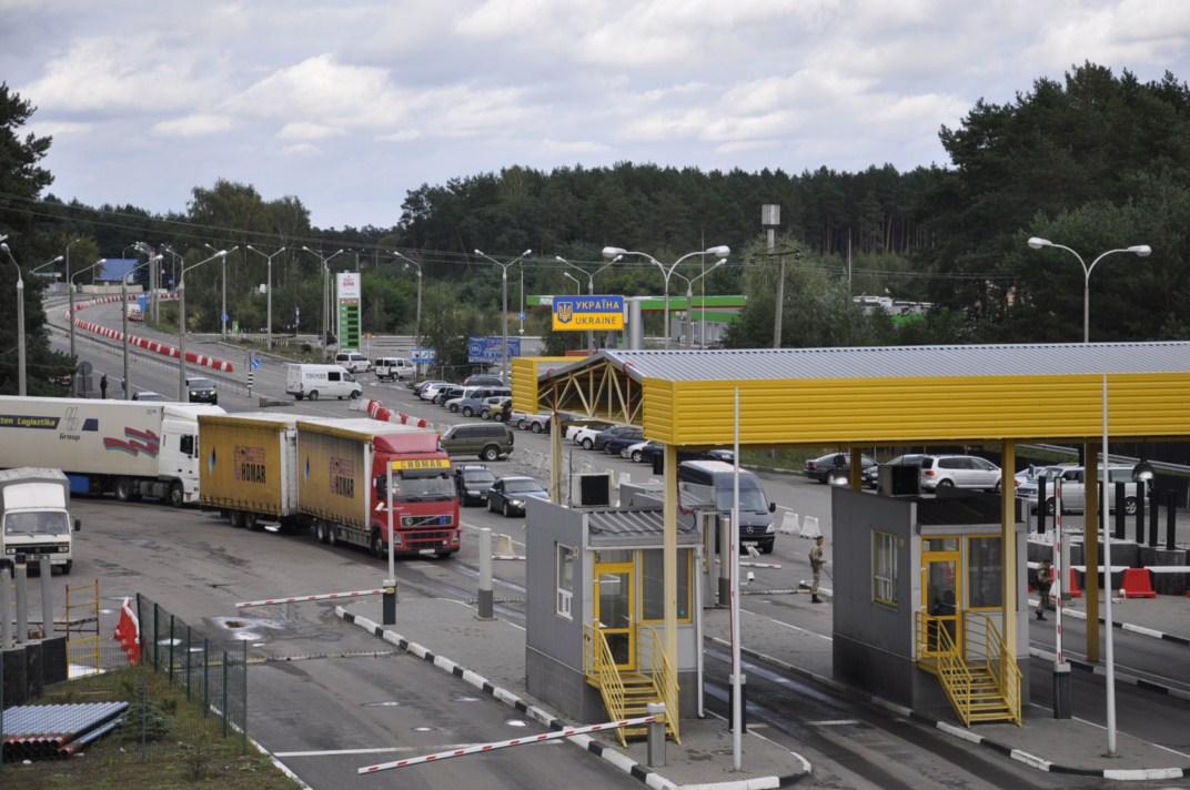 Словацькі автоперевізники в понеділок заблокували рух вантажівок з України