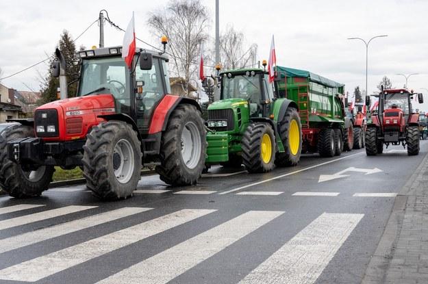 Виводячи на дороги трактори та сільськогосподарську техніку, аграрії Польщі протестуватимуть