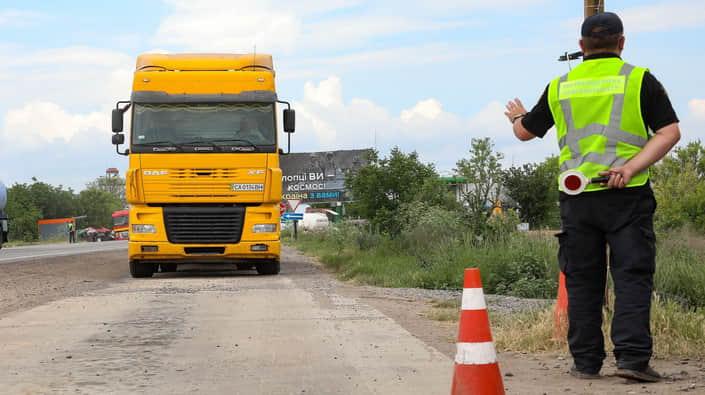 Йдеться про «транспортний безвіз» – можливість виконувати двосторонні та транзитні вантажні