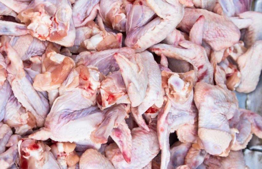 Заборона стосується інкубаційних яєць, птиці та продукції з неї