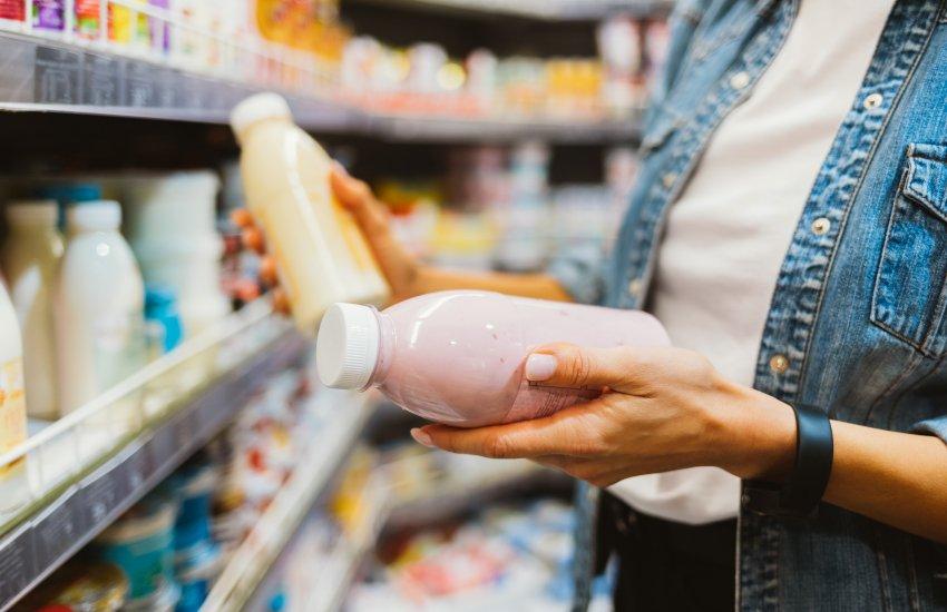 За останній місяць подешевшали пастеризоване молоко в плівці, йогурт питний в пляшках та сир кисломолочний