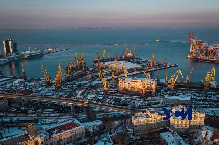 В Україні вже накопичилося близько 10 млн тонн перехідних залишків зерна минулого сезону,