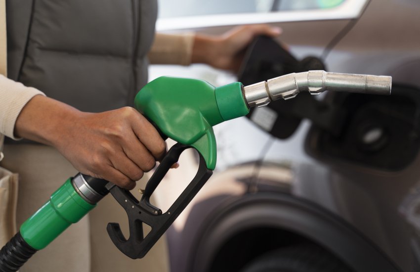 Активні постачання у другій половині січня та в лютому дозволили створити резерв пального перед кризою на Близькому Сході